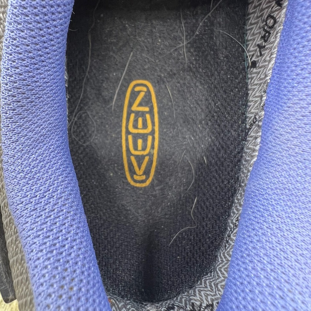 Keen Women's Gray Hiking Shoes with Yellow Logo - Picture 5 of 10